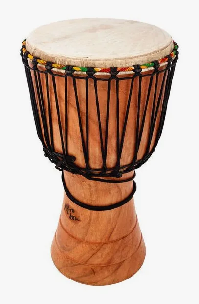 Afroton AD AV02 Djembe Anniversary, su sfondo neutro
