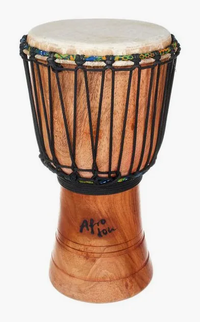 Afroton AD 007 Djembe, su sfondo neutro