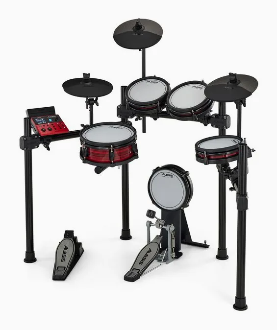 Alesis Nitro Pro Drum Kit, su sfondo neutro