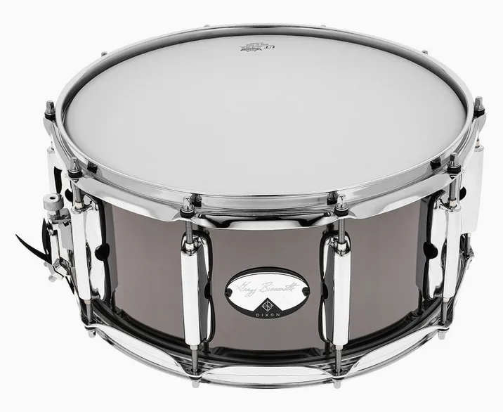 Dixon 14"x6.5" Gregg Bissonette Sig., di fronte su sfondo neutro