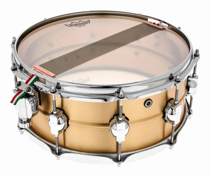 DS Drum 14"x6" Seamless Brass Snare, vista di tre quarti, photo 4