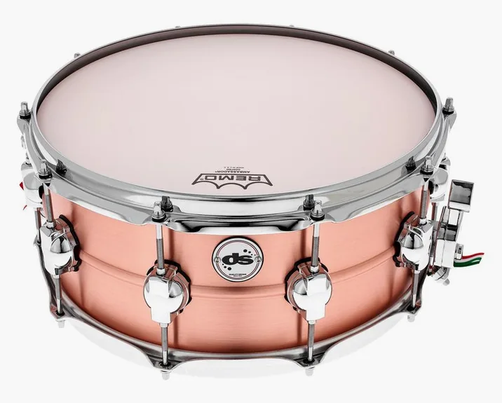 DS Drum 14"x6" Seamless Cooper Snare, di fronte su sfondo neutro