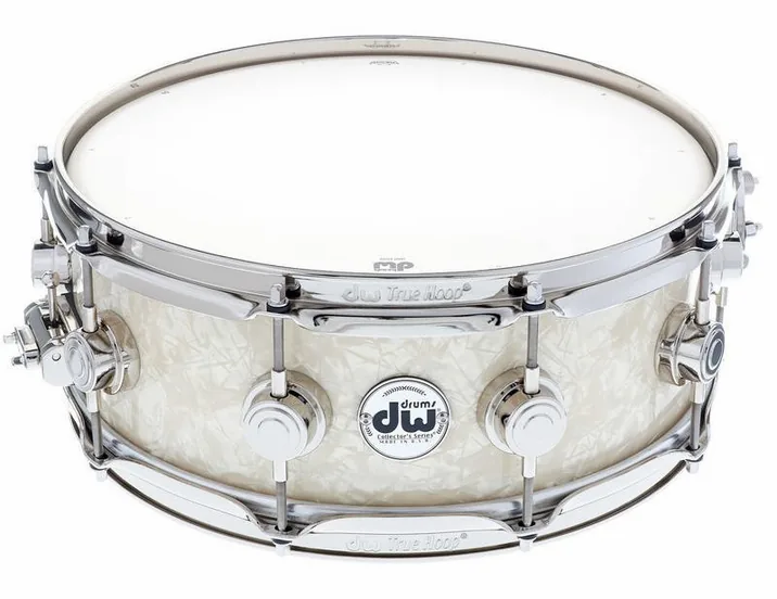 DW 14"x05" Finish Ply Snare Maple, su sfondo neutro
