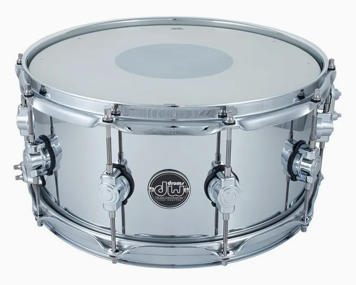DW 14"x6,5" Performance Steel, di fronte su sfondo neutro