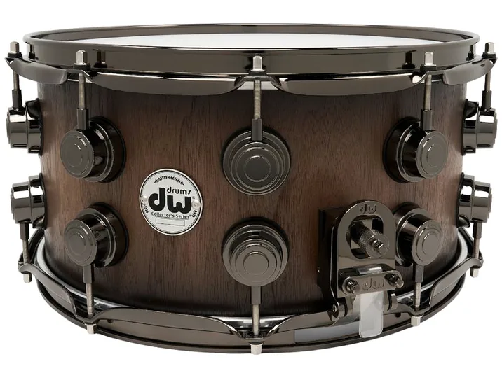DW 14"x07" SN Walnut Ebony Burst, di fronte su sfondo neutro