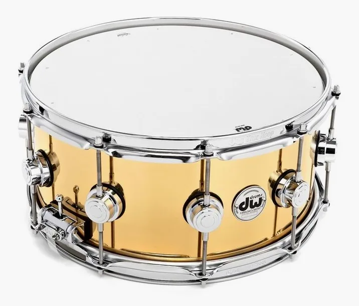 DW 14"x6,5" Brass Snare, su sfondo neutro