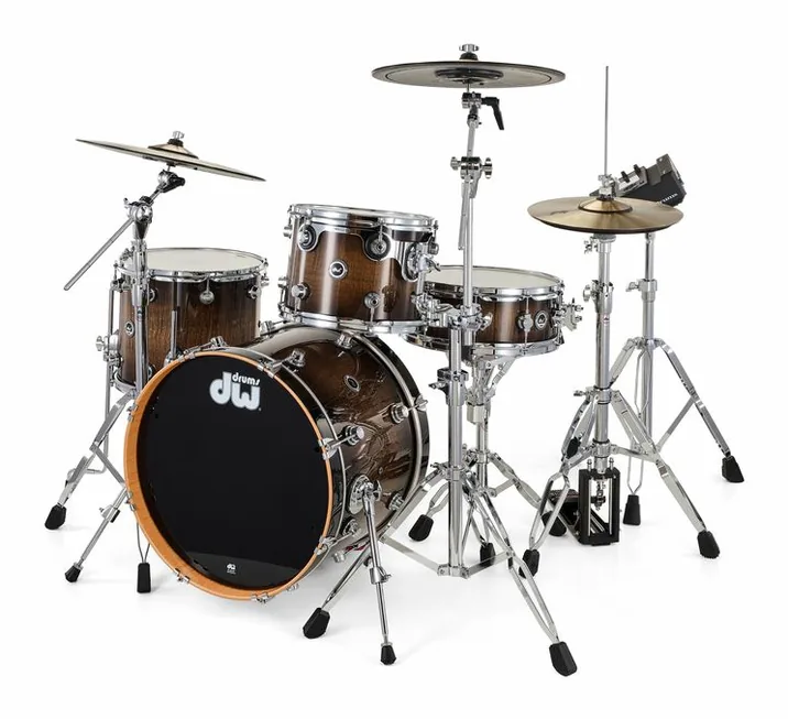 DW DWe E33 Drum Kit Exotic ltd., su sfondo neutro