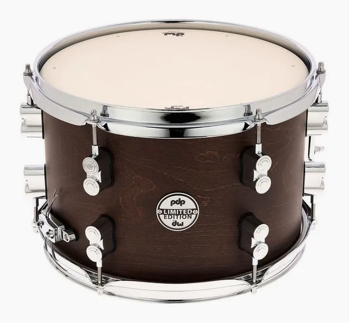 DW PDP 12"x08" Dry Maple Snare, su sfondo neutro