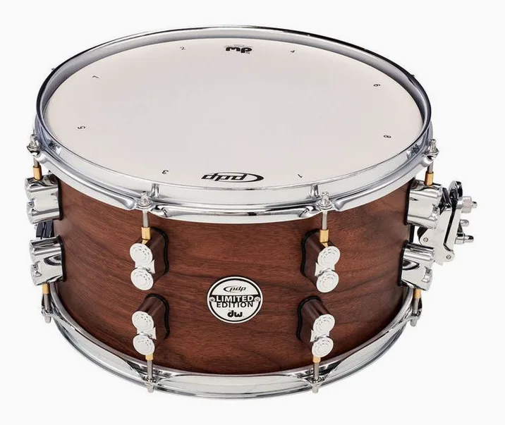 DW PDP 13"x07" Walnut Snare, dettaglio frontale