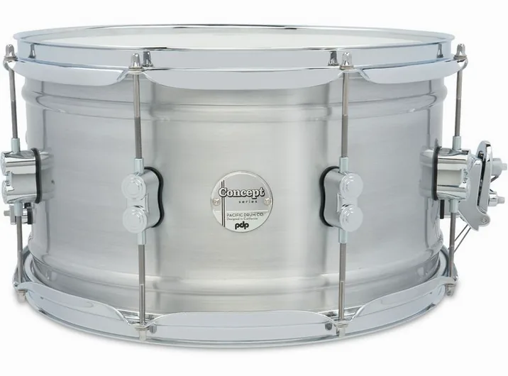 DW PDP 14"x08" Concept Aluminium, su sfondo neutro