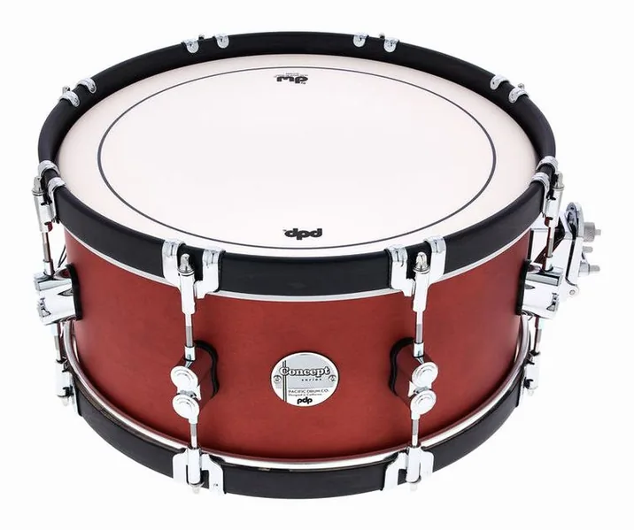 DW PDP 14"x6,5" Ox Blood Snare, su sfondo neutro