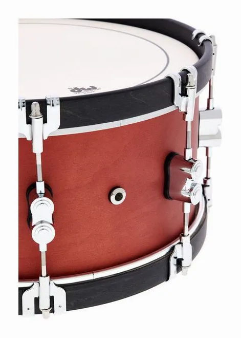 DW PDP 14"x6,5" Ox Blood Snare, su sfondo neutro, photo 4