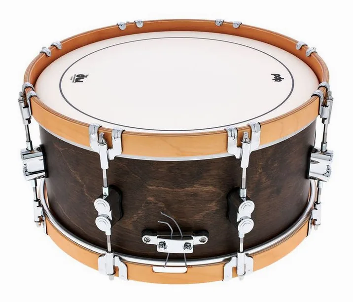 DW PDP 14"x6,5" Walnut Stain Sn, vista di tre quarti, photo 2