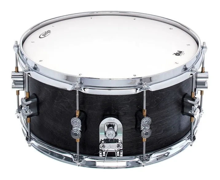 DW PDP 14"x6,5" Black Wax Snare, su sfondo neutro, photo 2