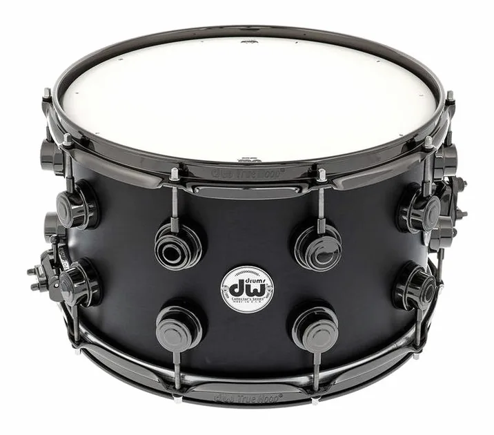 DW Satin Oil 14"x08" Ebony BN, su sfondo neutro