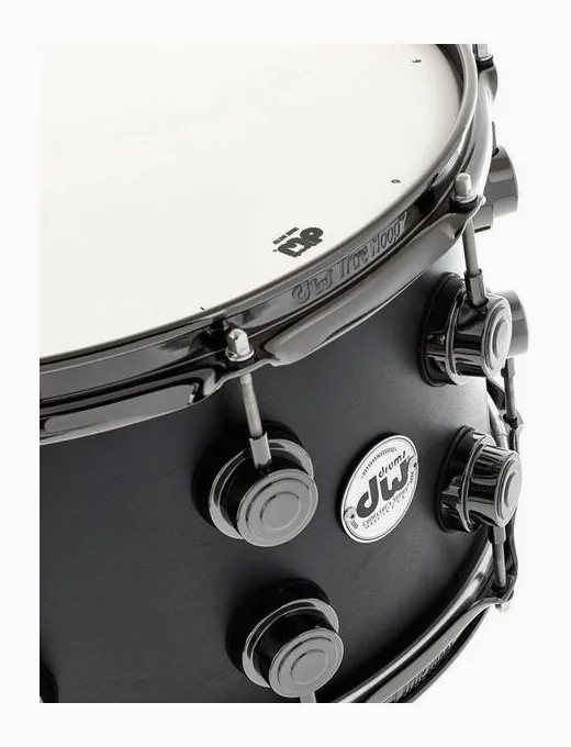 DW Satin Oil 14"x08" Ebony BN, vista di tre quarti, photo 4