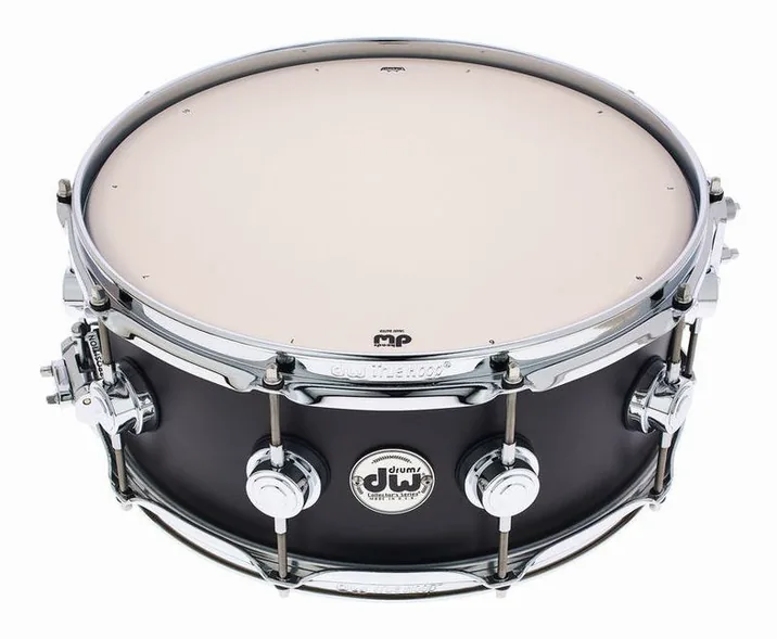 DW Satin Oil 14"x5,5 Ebony Snare, dettaglio frontale