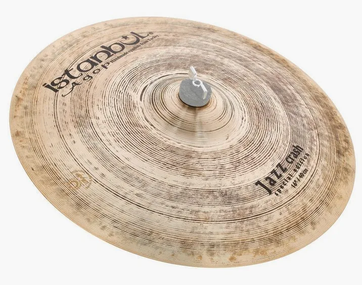 Istanbul Agop 16" Custom Series SE Jazz Cr., di fronte su sfondo neutro