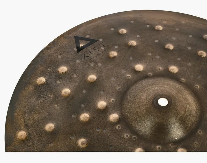 Istanbul Agop 17" Xist Dry Dark Crash, vista di tre quarti, photo 4