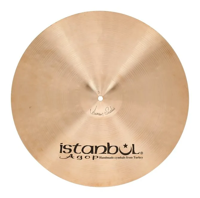 Istanbul Agop 18" Traditional Dark Crash, su sfondo neutro, photo 3