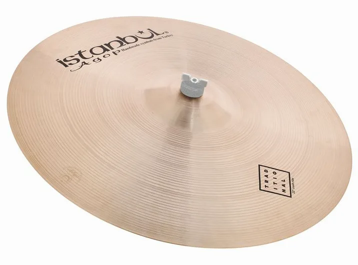 Istanbul Agop 22" Traditional Crash Ride, su sfondo neutro