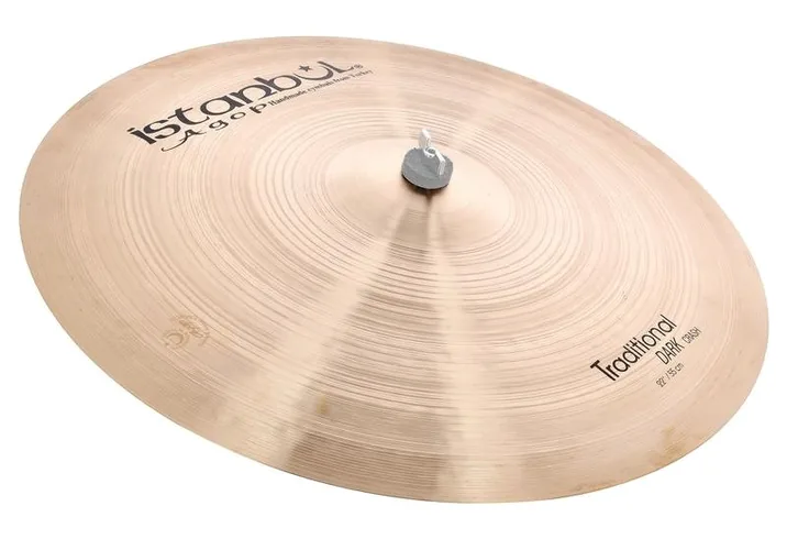 Istanbul Agop 22" Traditional Dark Crash, di fronte su sfondo neutro