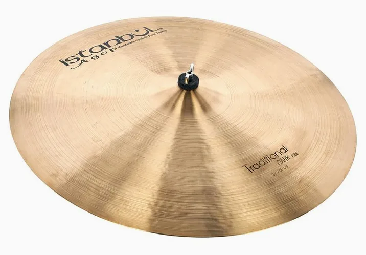 Istanbul Agop 24" Traditional Dark Ride, su sfondo neutro
