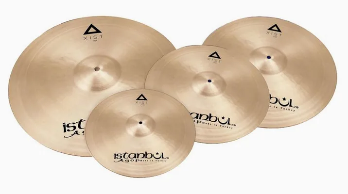Istanbul Agop Xist Natural Cymbal Set Pro, di fronte su sfondo neutro