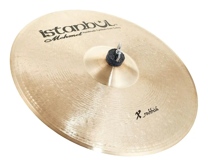Istanbul Mehmet 14" X-Rubbish Crash, su sfondo neutro