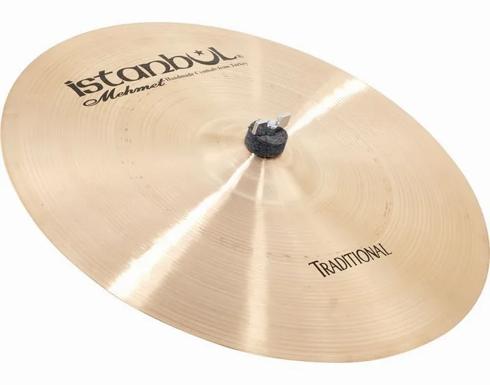 Istanbul Mehmet 18" Dark Crash Traditional, su sfondo neutro
