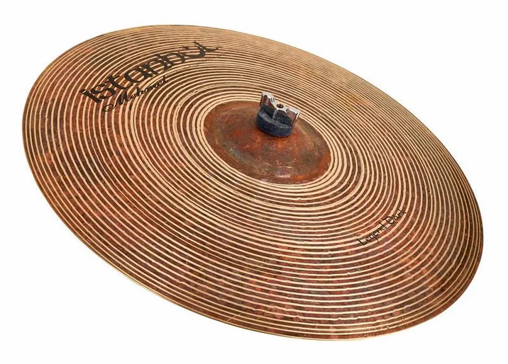 Istanbul Mehmet 18" Mehmet Legend Dark Crash, di fronte su sfondo neutro