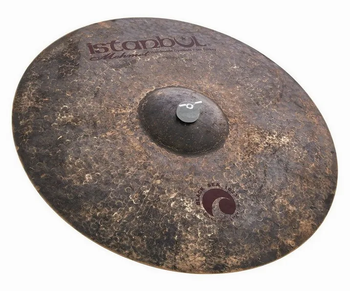 Istanbul Mehmet 22" Black Sea 1623 Ride, su sfondo neutro