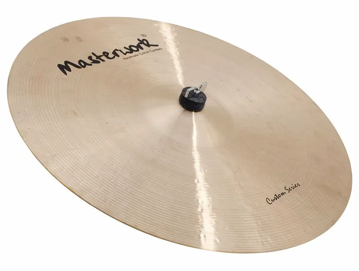 Masterwork 20" Custom Ride, su sfondo neutro