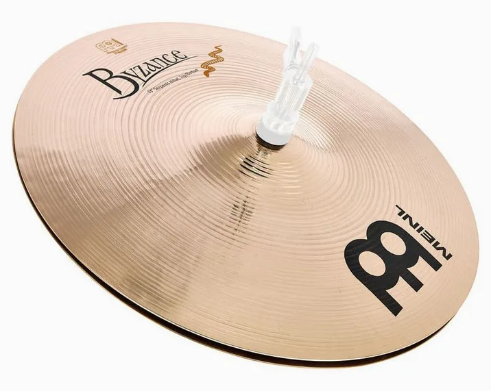 Meinl 13" Byzance Serpents Hi-Hat, di fronte su sfondo neutro
