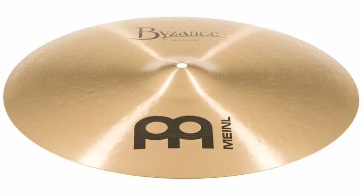 Meinl 17" Byzance Medium Thin Crash, di fronte su sfondo neutro