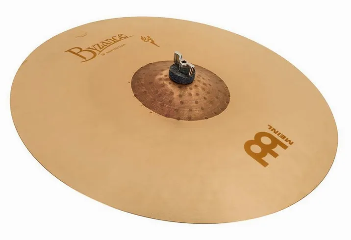 Meinl 18" Byzance Sand Thin Crash, di fronte su sfondo neutro