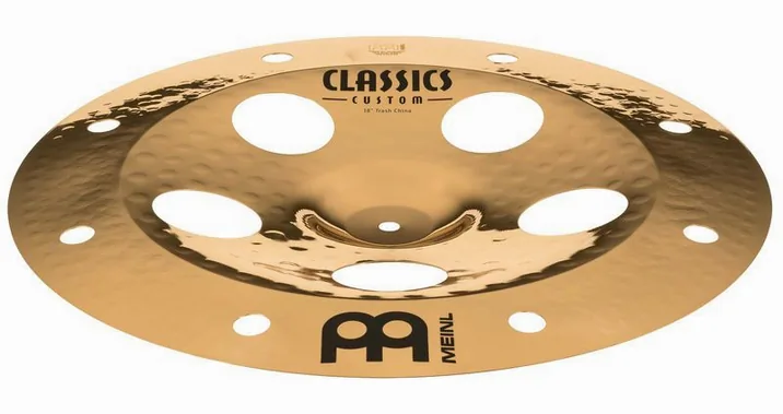 Meinl 18" Classics Custom Tr. China, di fronte su sfondo neutro