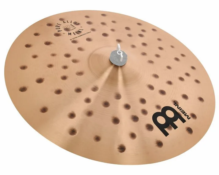 Meinl 18" Pure Alloy E.Hammered Cr., di fronte su sfondo neutro
