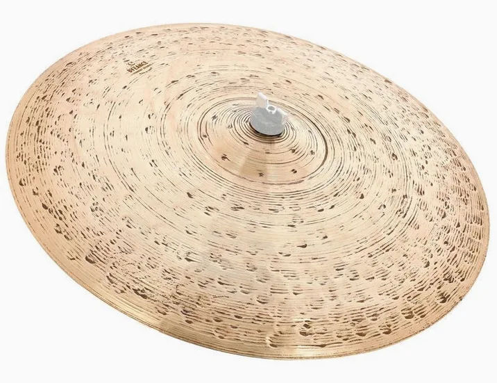 Meinl 20" Byzance Foundry Reserve R, su sfondo neutro