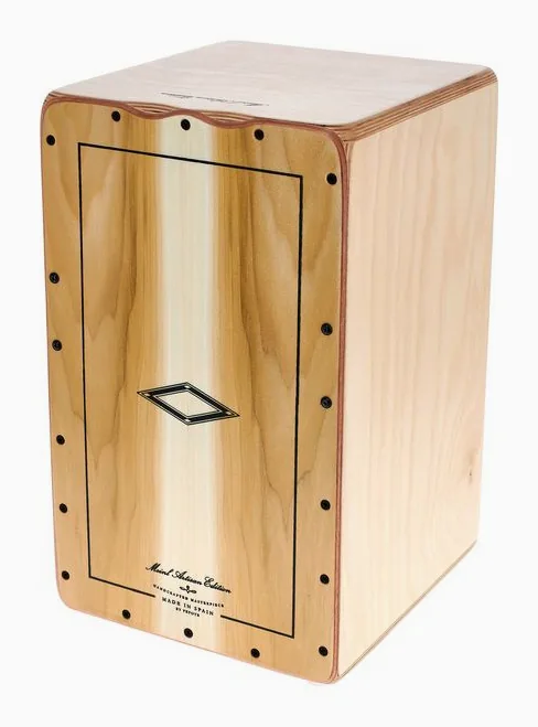 Meinl Artisan Bulería Cajon Tulip, su sfondo neutro