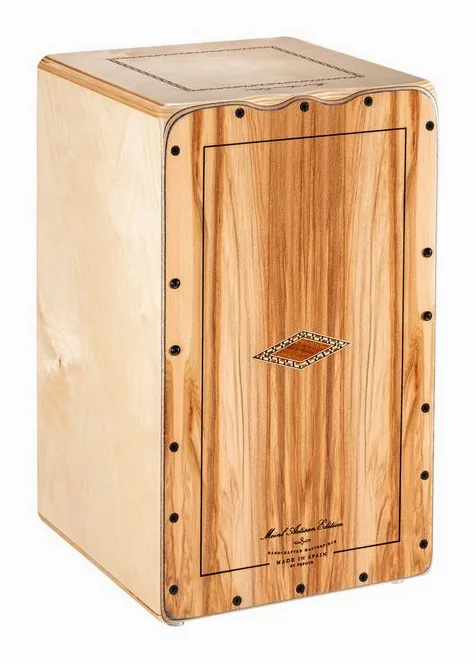 Meinl Artisan Seguiriya Cajon IH, di fronte su sfondo neutro