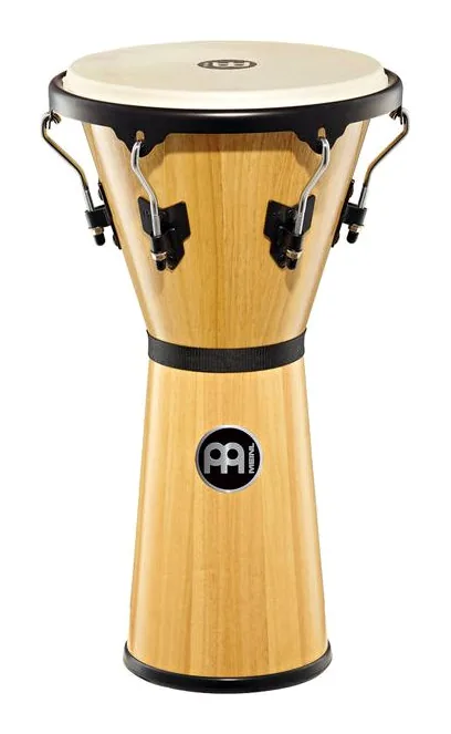 Meinl HDJ500NT Wood Djembe, su sfondo neutro