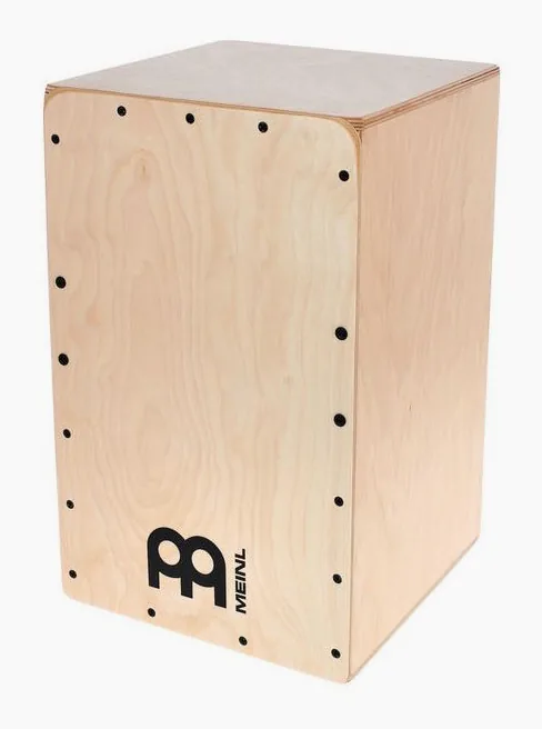 Meinl Snarecraft Pickup Cajon -NT, su sfondo neutro
