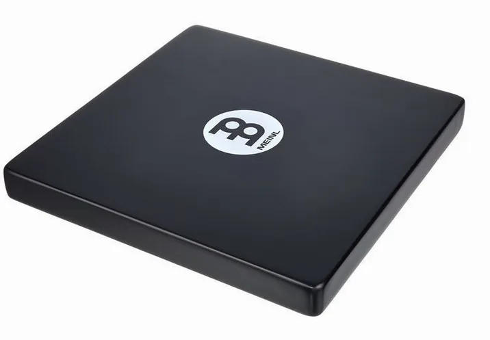 Meinl TCAJ1BK Travel Cajon, su sfondo neutro