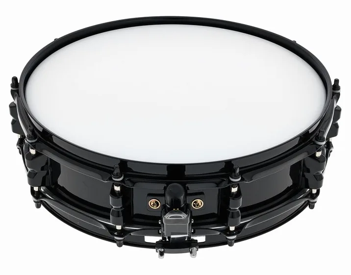 Millenium 13"x3,5" Black Beast Snare, vista di tre quarti, photo 2