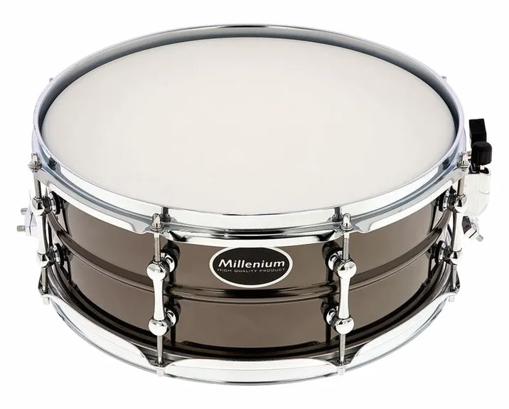 Millenium 14"x5,5" Black Steel Snare, su sfondo neutro