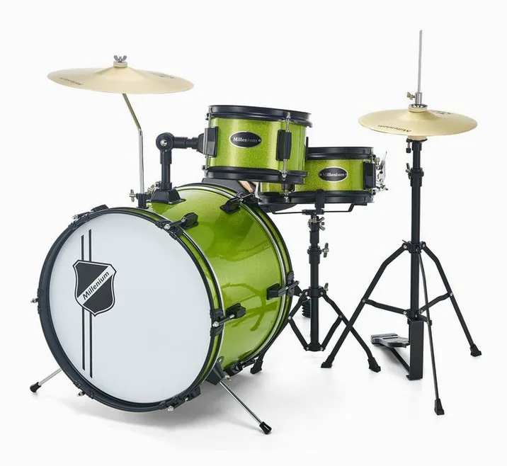 Millenium Youngster Drum Set Green, su sfondo neutro