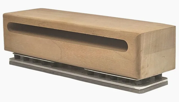 NGL Percussion Woodblock Nut 26,5cm, di fronte su sfondo neutro
