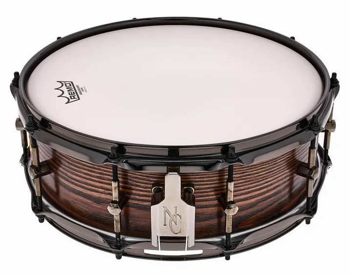 Noble & Cooley 14"x05" Sassafras Solid Snare, vista frontale