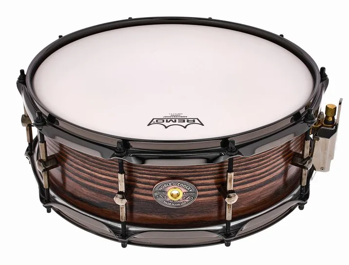 Noble & Cooley 14"x05" Sassafras Solid Snare, dettaglio ravvicinato, photo 2